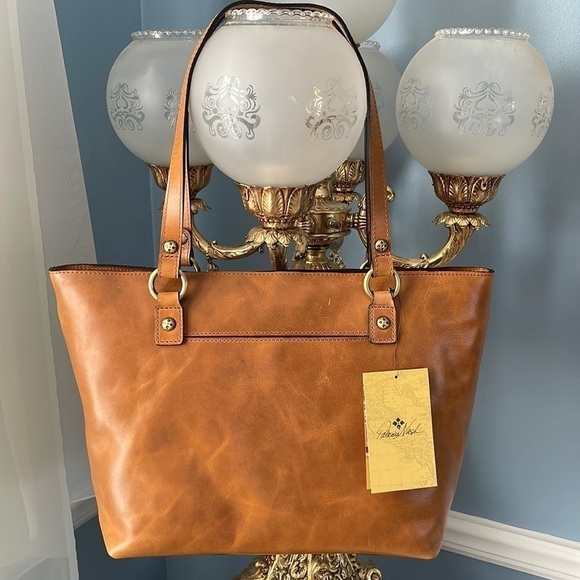 Patricia Nash Handbags - Brand New Patricia Nash Genuine Leather Distressed Vintage Alessano Tote Biscuit